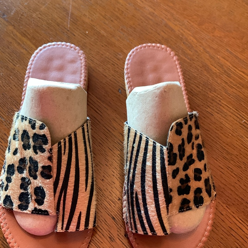 Animal print shoes size 8